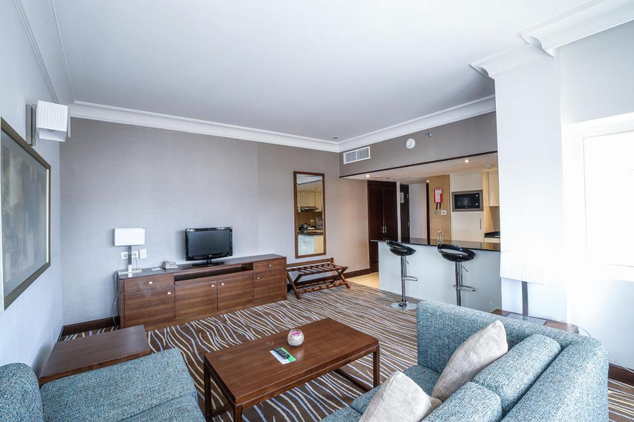 Copthorne Downtown By Millennium Hotel Abu Dhabi Bagian luar foto