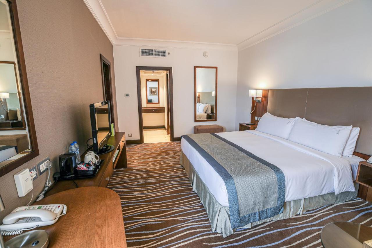 Copthorne Downtown By Millennium Hotel Abu Dhabi Bagian luar foto