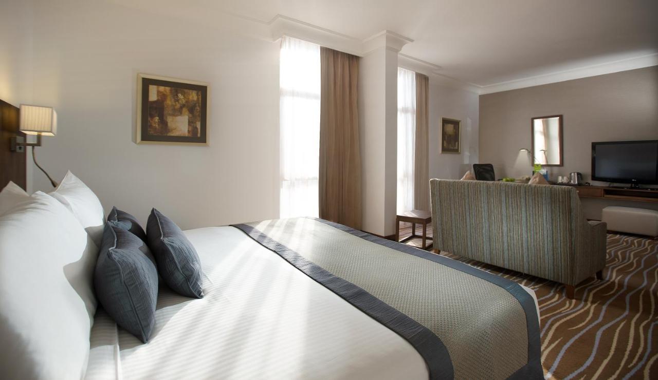 Copthorne Downtown By Millennium Hotel Abu Dhabi Bagian luar foto