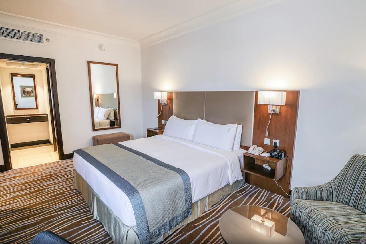 Copthorne Downtown By Millennium Hotel Abu Dhabi Bagian luar foto