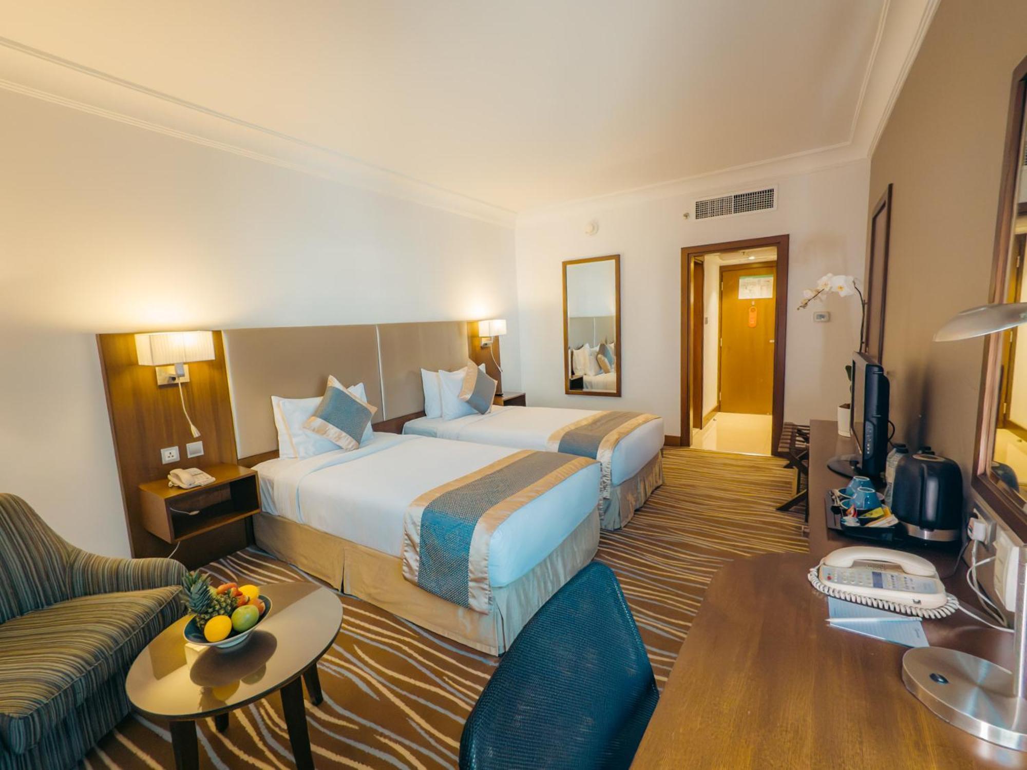 Copthorne Downtown By Millennium Hotel Abu Dhabi Bagian luar foto