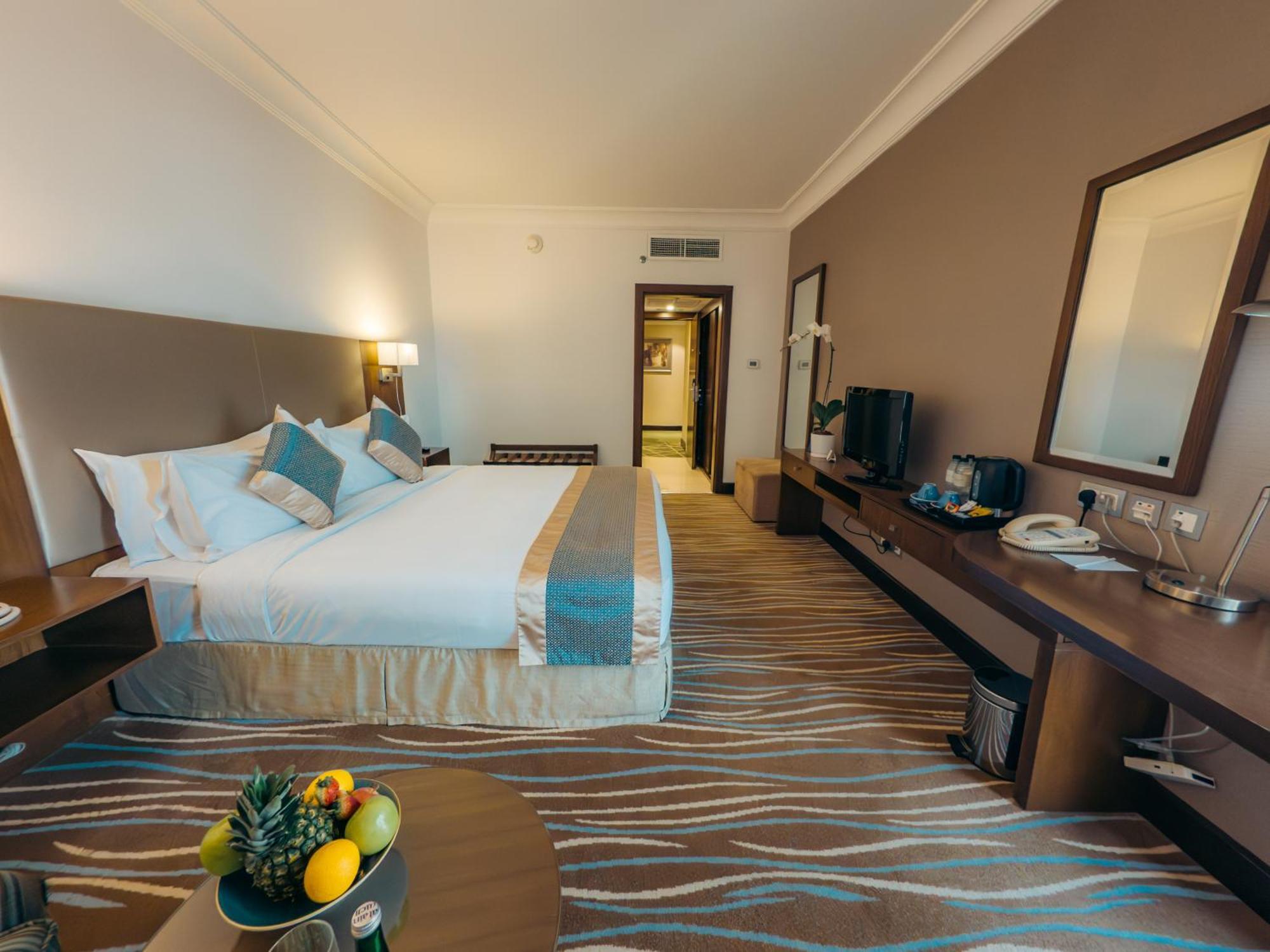 Copthorne Downtown By Millennium Hotel Abu Dhabi Bagian luar foto