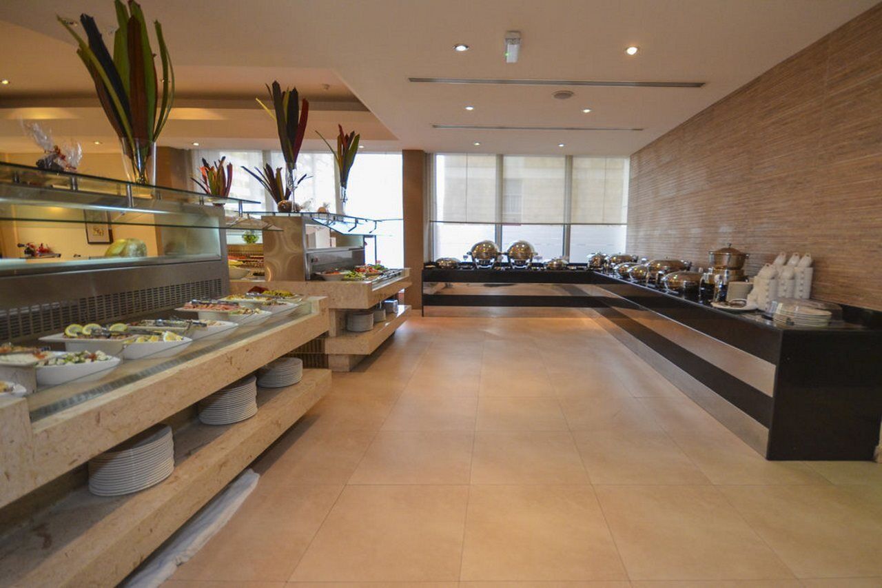 Copthorne Downtown By Millennium Hotel Abu Dhabi Bagian luar foto