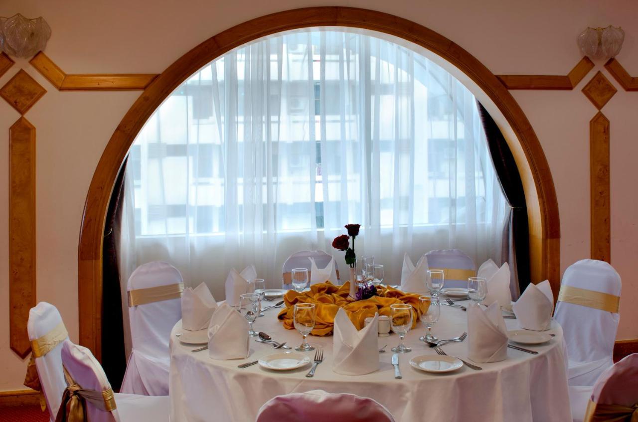 Copthorne Downtown By Millennium Hotel Abu Dhabi Bagian luar foto